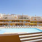 Cabanas Apartment アパート タヴィラ
