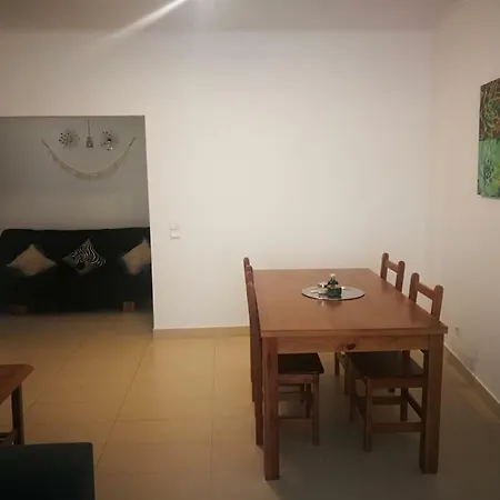 アパート Cabanas Apartment タヴィラ