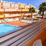 アパート Cabanas Apartment タヴィラ