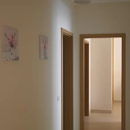 아파트 Cabanas Apartment *