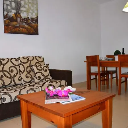 Cabanas Apartment 타비라